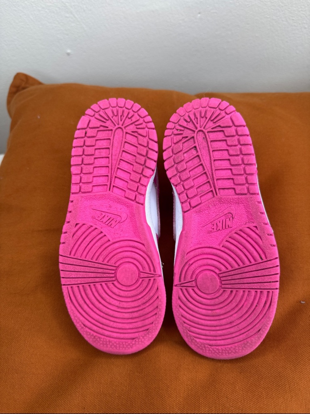 Nike Dunk Low Pink and White Sneakers Baby/Toddler Sz 9.5 9107-102 - Picture 6 of 8